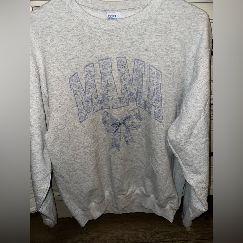 Gray 'MAMA' Sweatshirt with Bow Design